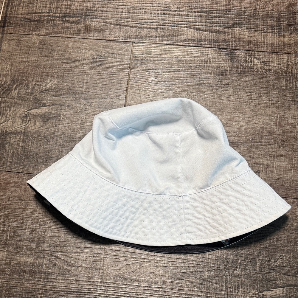 NWOT Alice + Olivia Reversible Bucket Hat - Picture 7 of 7